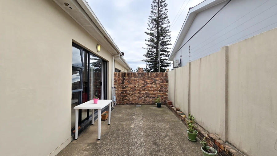 2 Bedroom Property for Sale in Gonubie Eastern Cape